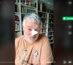 Professor André Simões ensina latim no TikTok